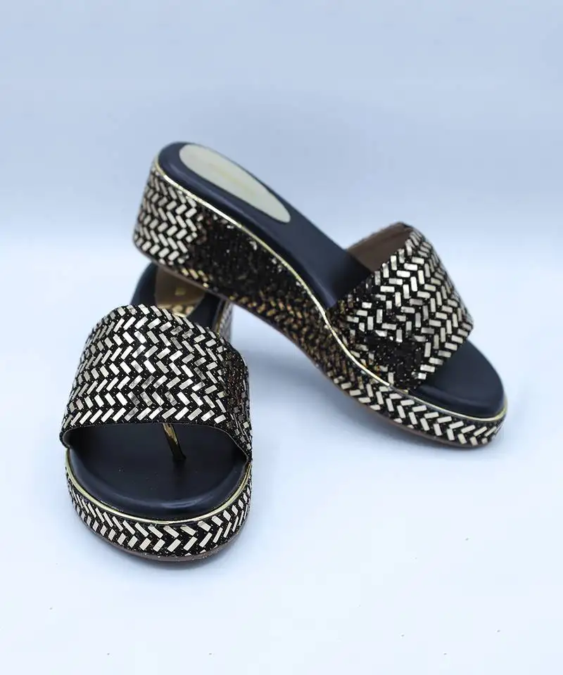 Mera love black wedges